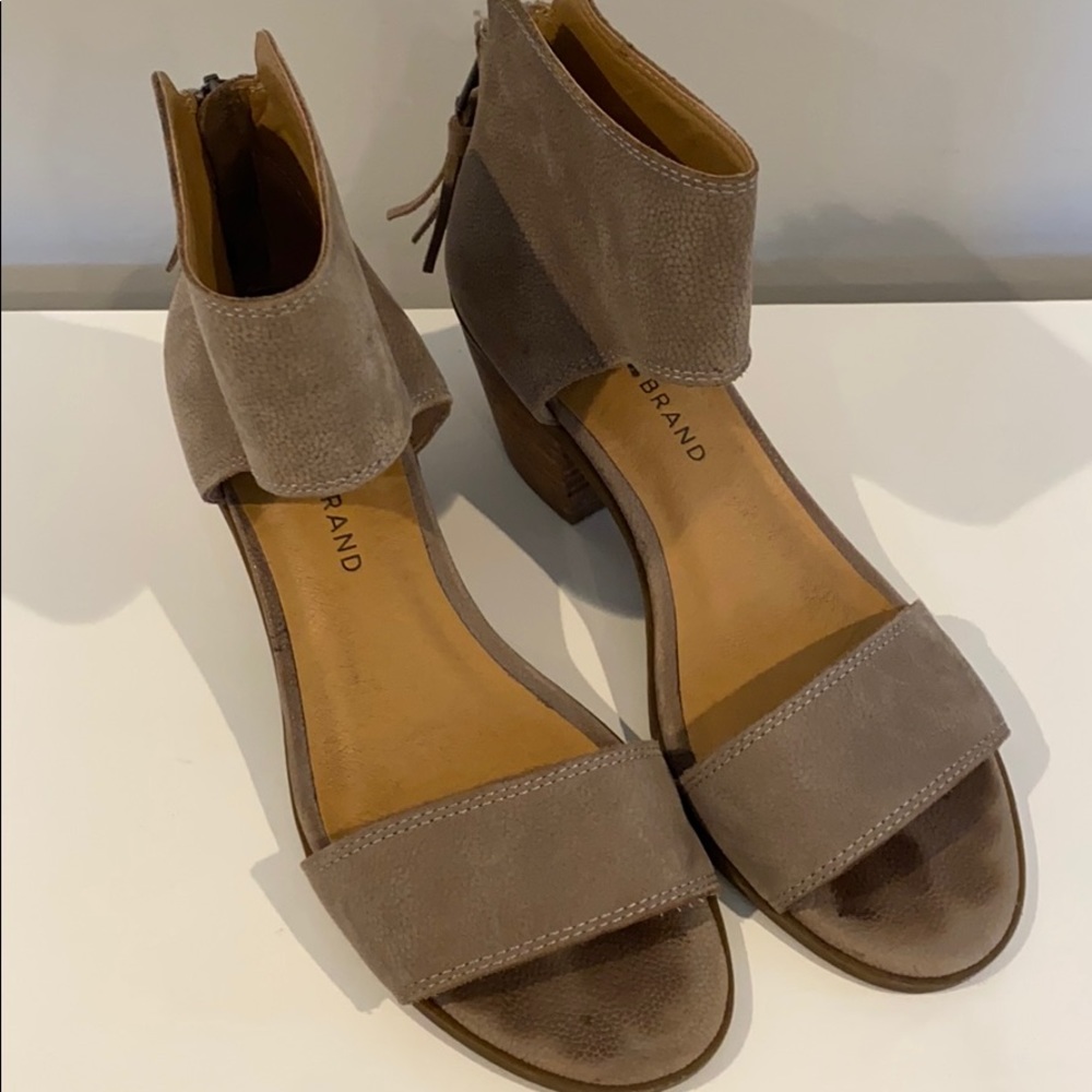 Lucky Brand sandals!